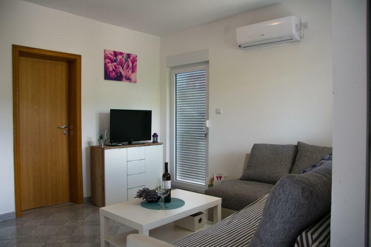 Apartman Lavanda Maslenica Eksteriør billede